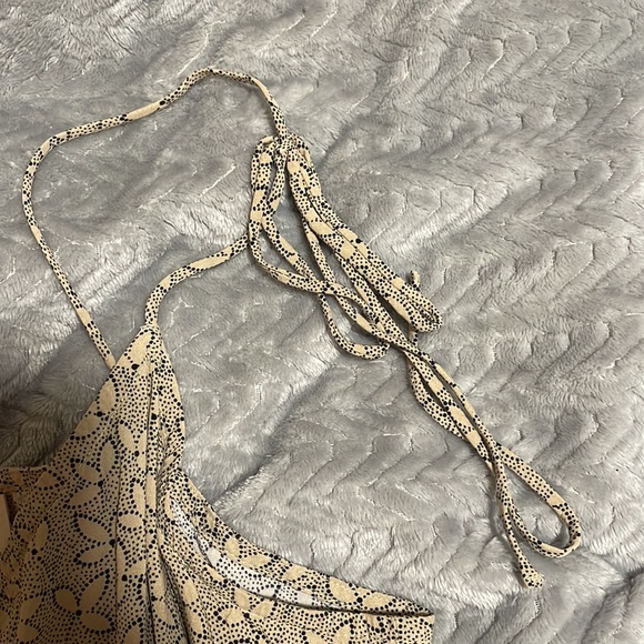 Cute Levi’s tank top - Picture 3 of 3